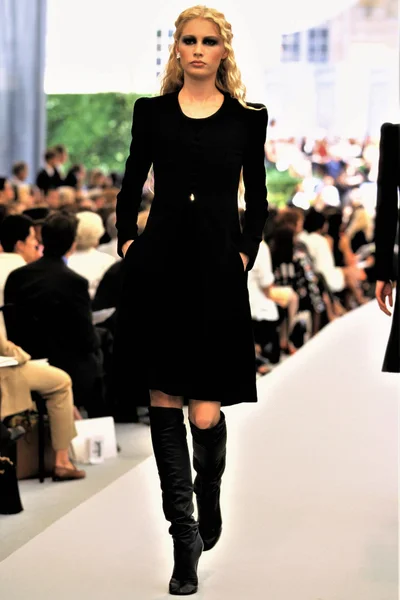 Look 25